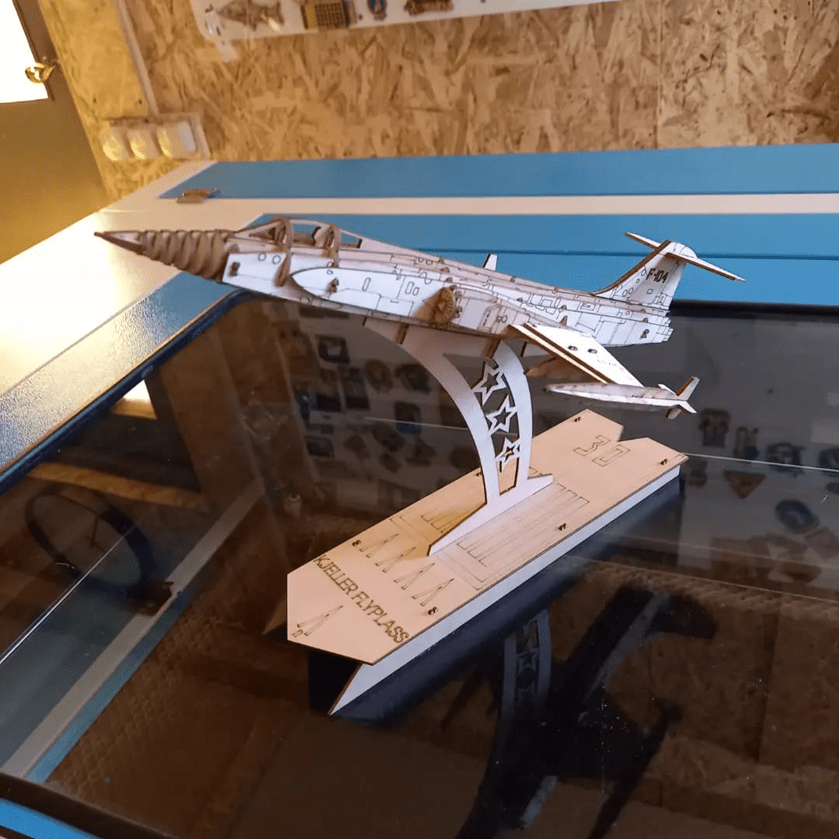 Lasergeschnittenes Flugzeugmontage Modell